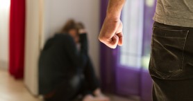 Un bărbat a primit 8 ani de închisoare pentru că și-a bătut soția
